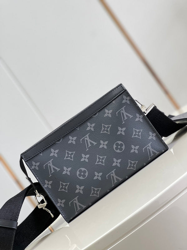 LOV - Luxurious Totes - 1982