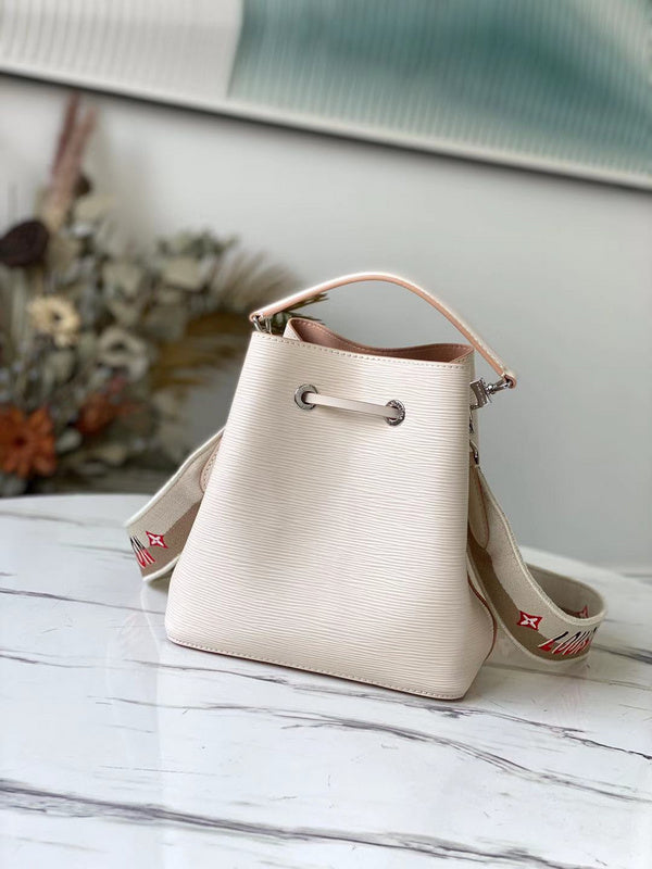 LOV - Luxurious Totes - 2389