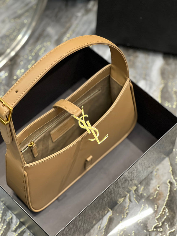 Luxurious Totes - Latest - 8125