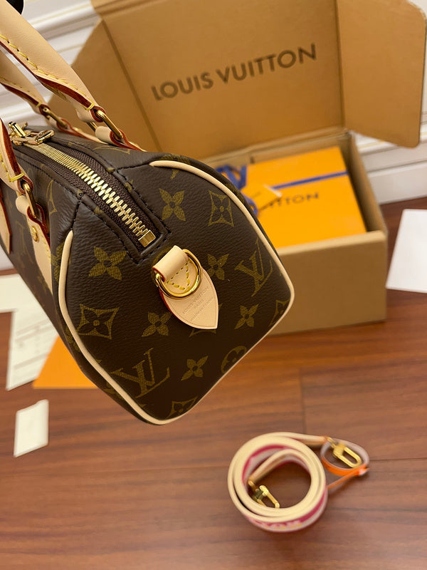 LOV - Luxurious Totes - 1168