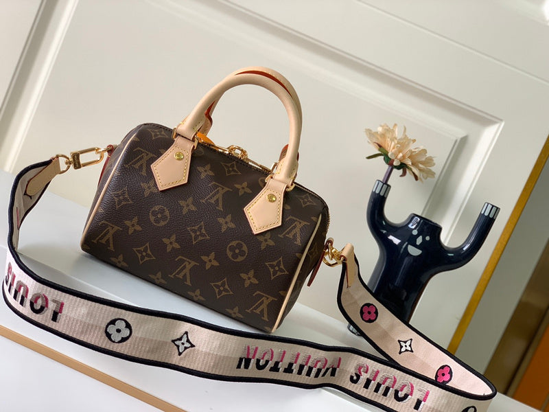 LOV - Luxurious Totes - 1729