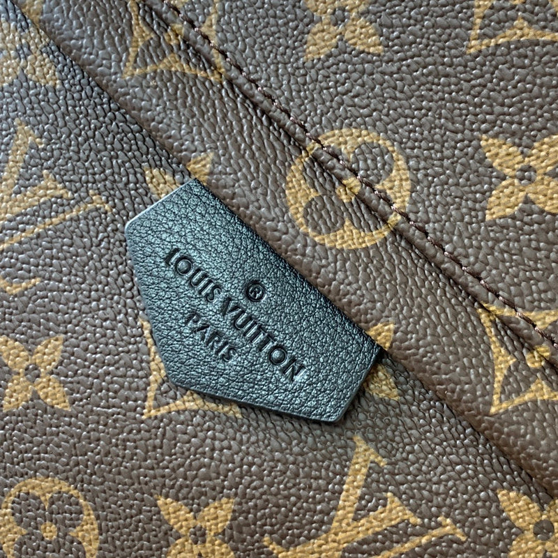 LOV - Luxurious Totes - 212