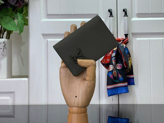LOV - Luxurious Totes - 501