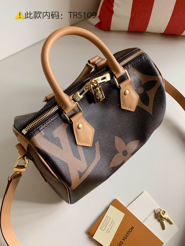 Luxurious Totes - Latest - 9707
