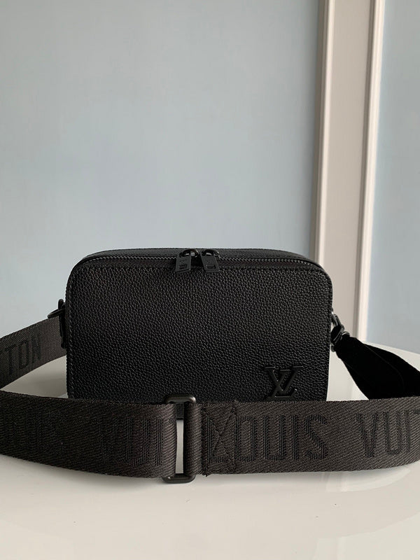 LOV - Luxurious Totes - 1977