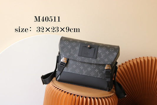 LOV - Luxurious Totes - 2045