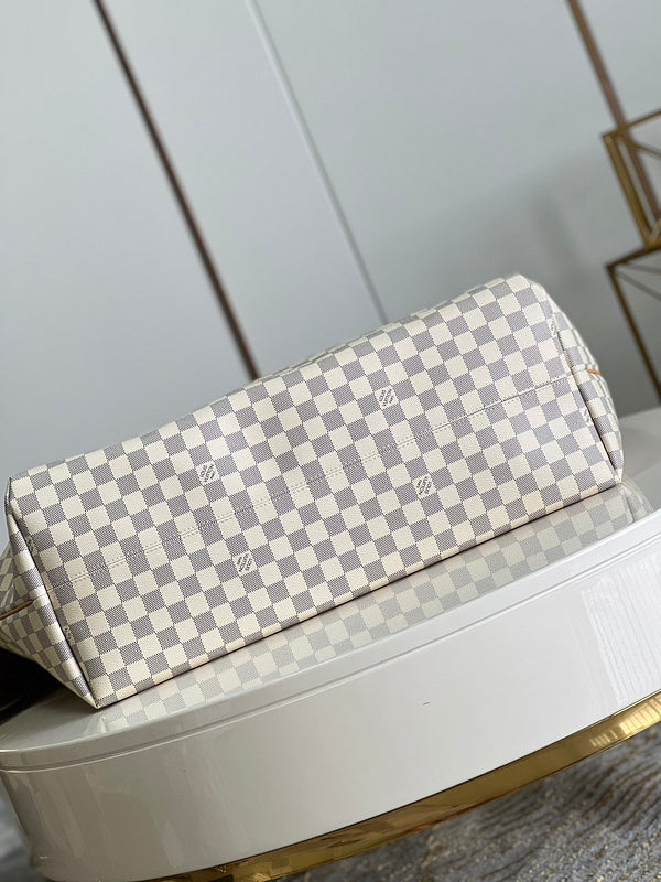 LOV - Luxurious Totes - 2206