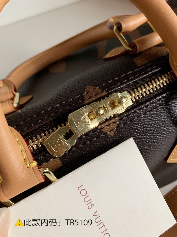Luxurious Totes - Latest - 9707