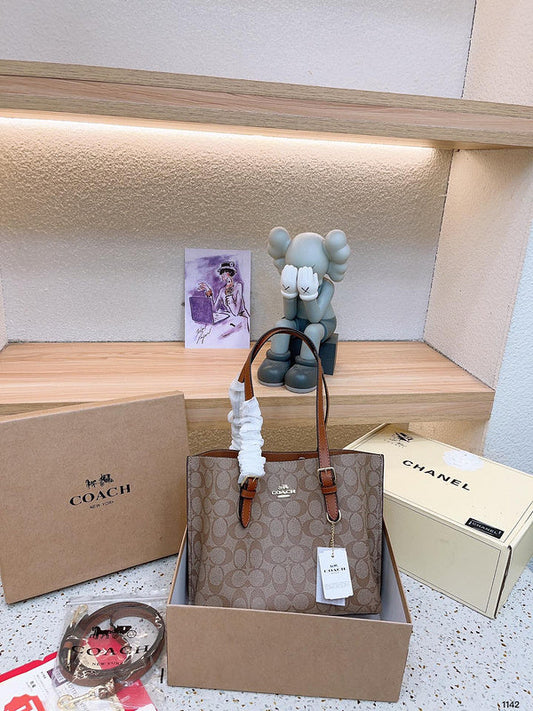 Luxurious Totes - CCH2 Bags - 142