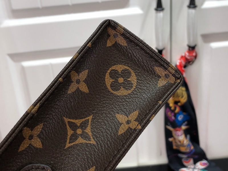 LOV - Luxurious Totes - 1809