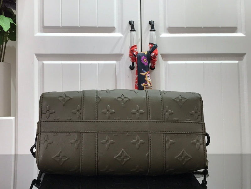 LOV - Luxurious Totes - 2201