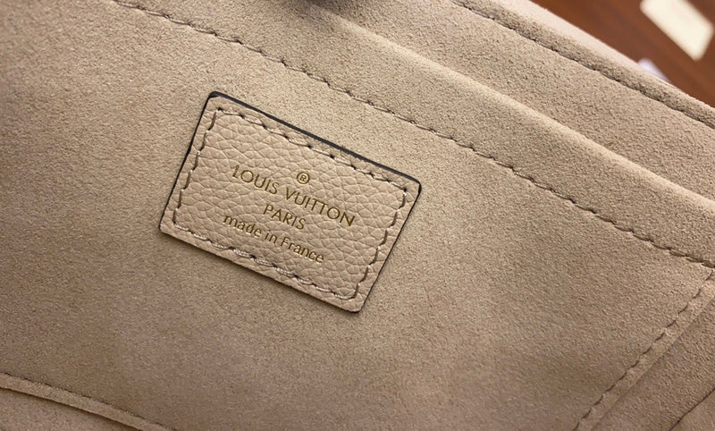 LOV - Luxurious Totes - 2091
