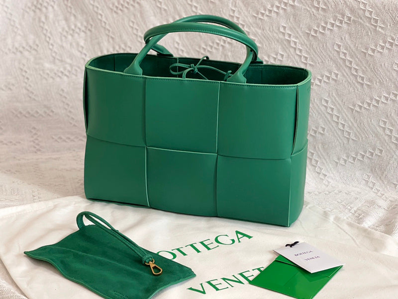 Luxurious-Totes - BV Bags - 2925