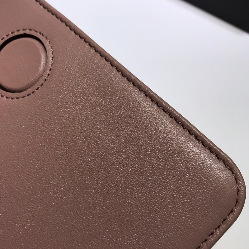 GUI - Luxurious Totes - 1237