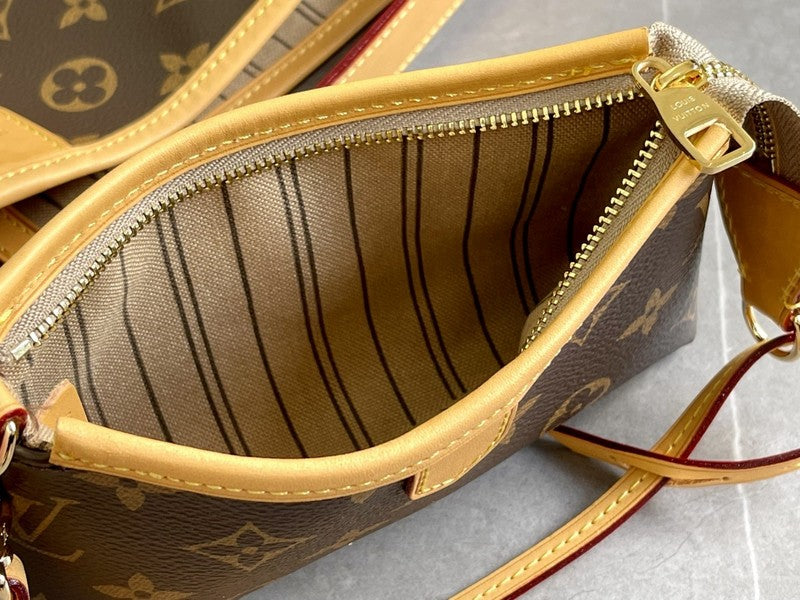 LOV - Luxurious Totes - 2077