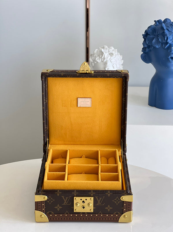 LOV - Luxurious Totes - 1688
