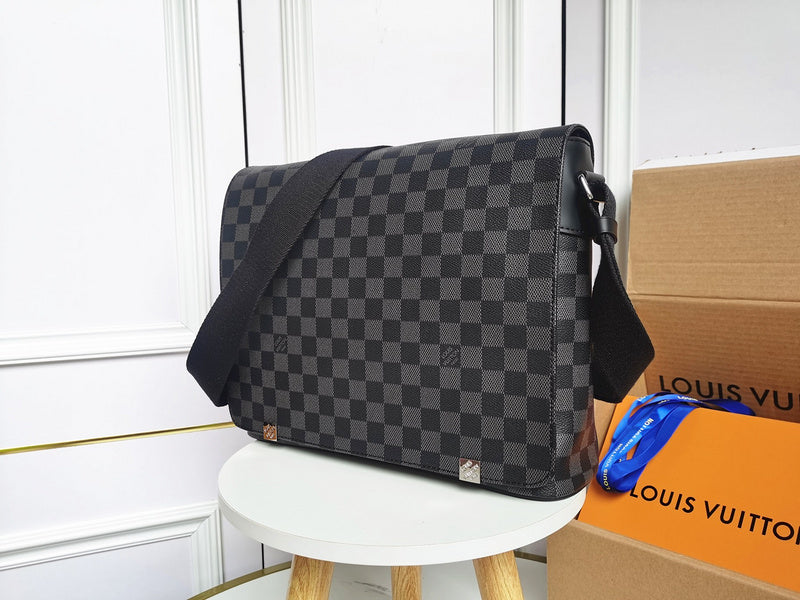 LOV - Luxurious Totes - 1986