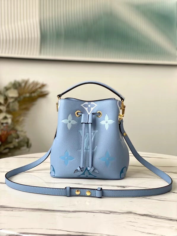 LOV - Luxurious Totes - 2433