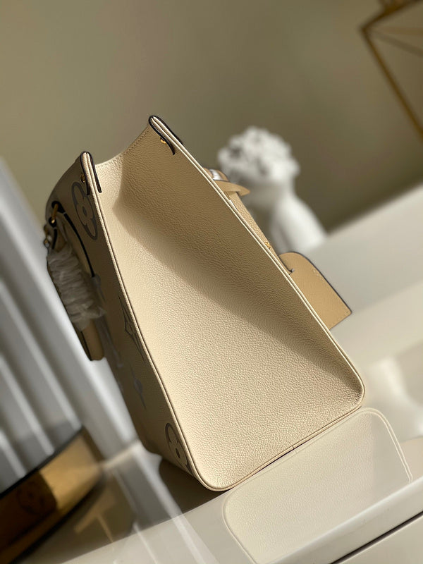 LOV - Luxurious Totes - 2548