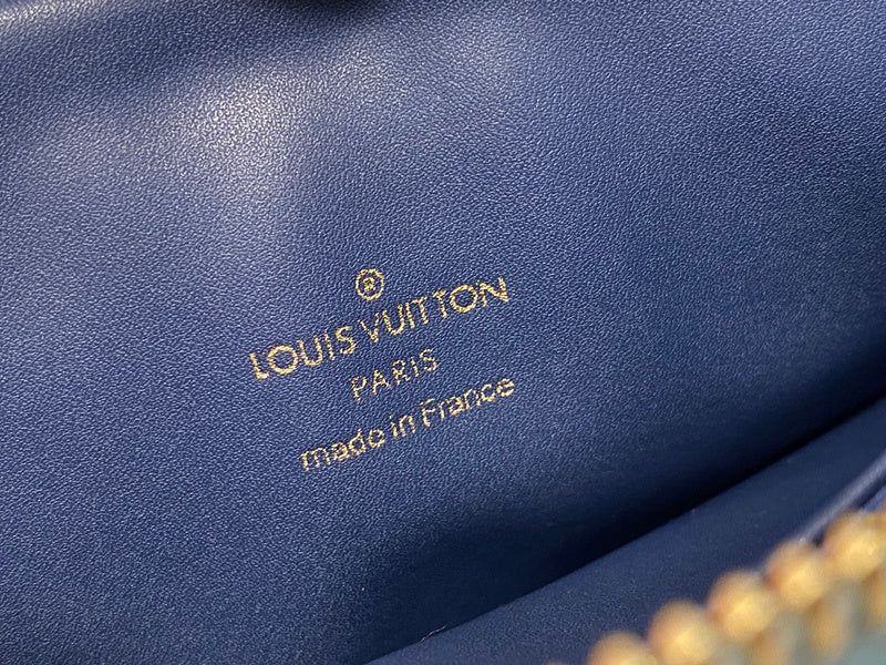 LOV - Luxurious Totes - 040