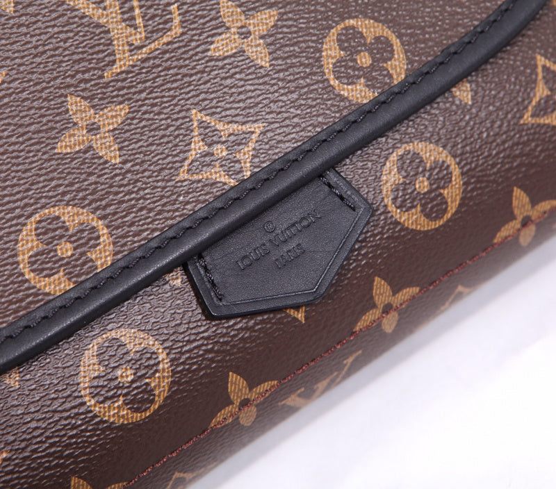 LOV - Luxurious Totes - 2361
