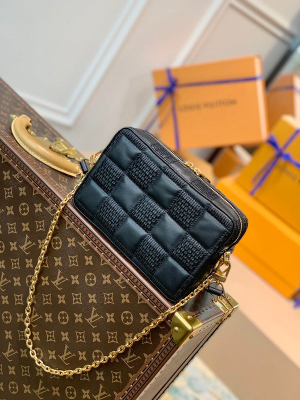 LOV - Luxurious Totes - 1556