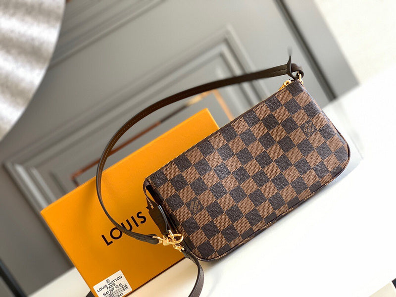 LOV - Luxurious Totes - 1918