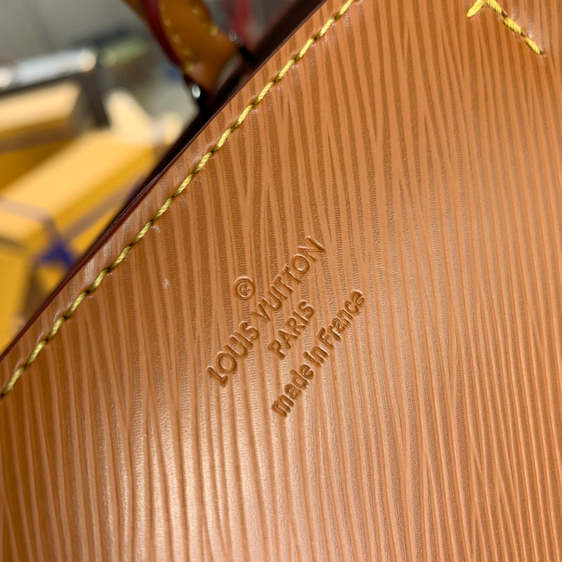 LOV - Luxurious Totes - 1598
