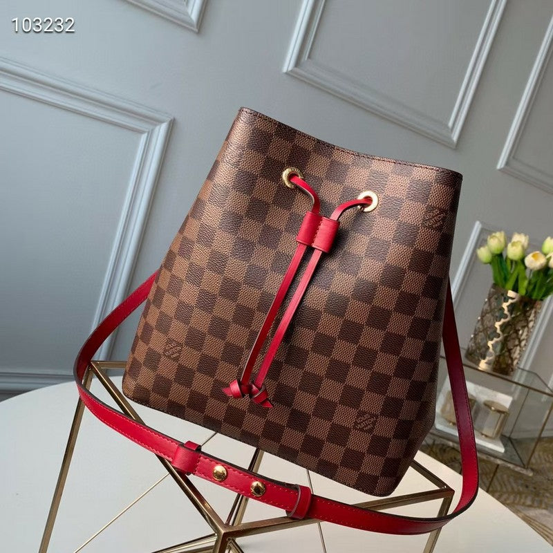 LOV - Luxurious Totes - 2082