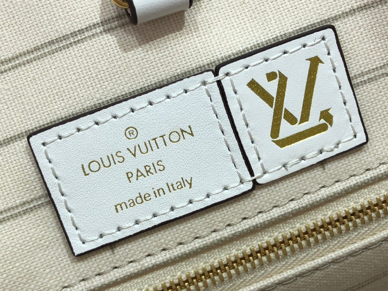 LOV - Luxurious Totes - 1358