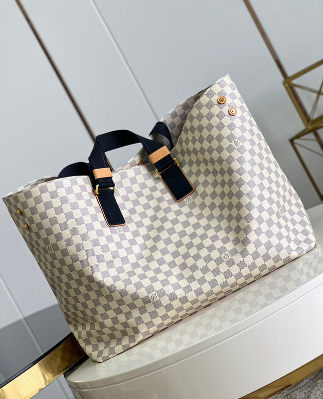 LOV - Luxurious Totes - 2206