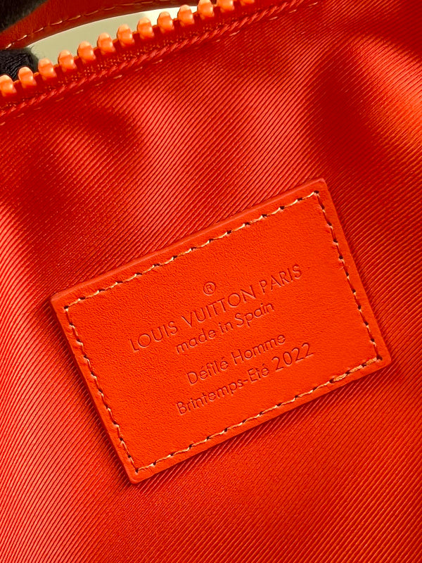 LOV - Luxurious Totes - 1280