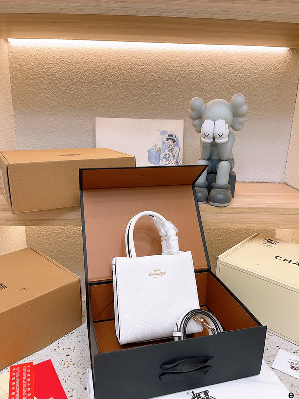Luxurious Totes - CCH2 Bags - 090