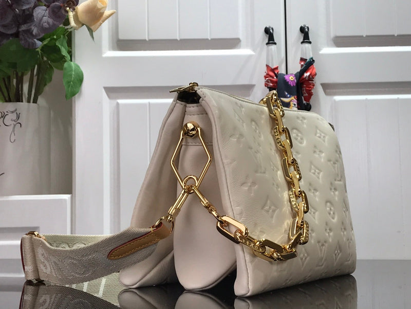 LOV - Luxurious Totes - 2490
