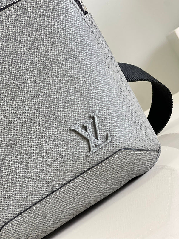 LOV - Luxurious Totes - 1030