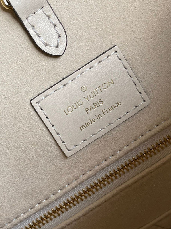 LOV - Luxurious Totes - 2019