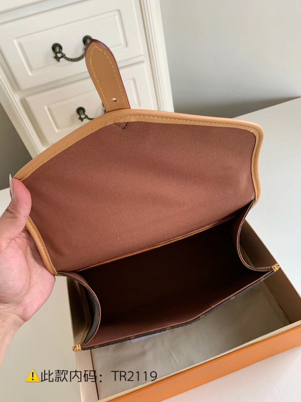 Luxurious Totes - Latest - 2424