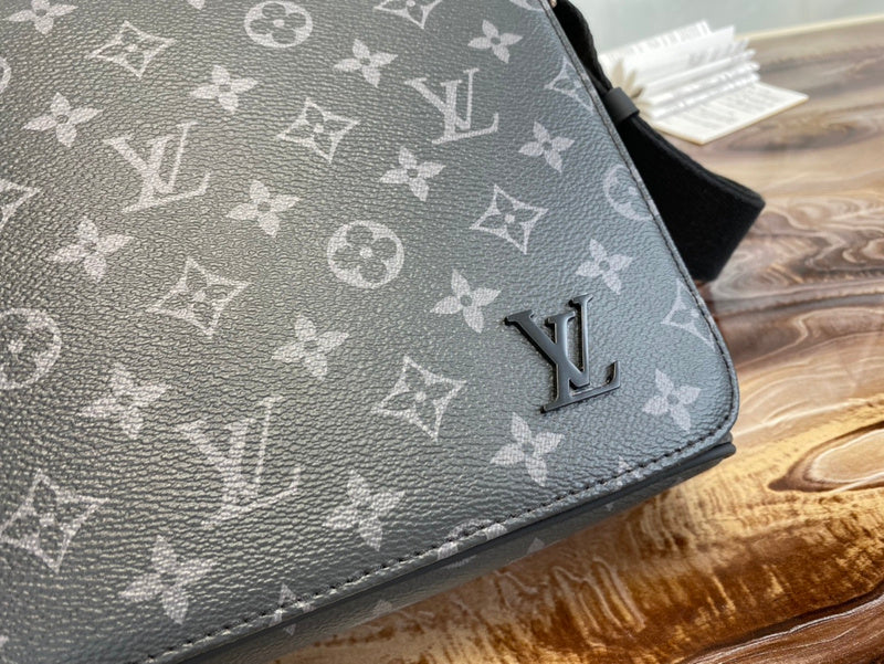LOV - Luxurious Totes - 2296