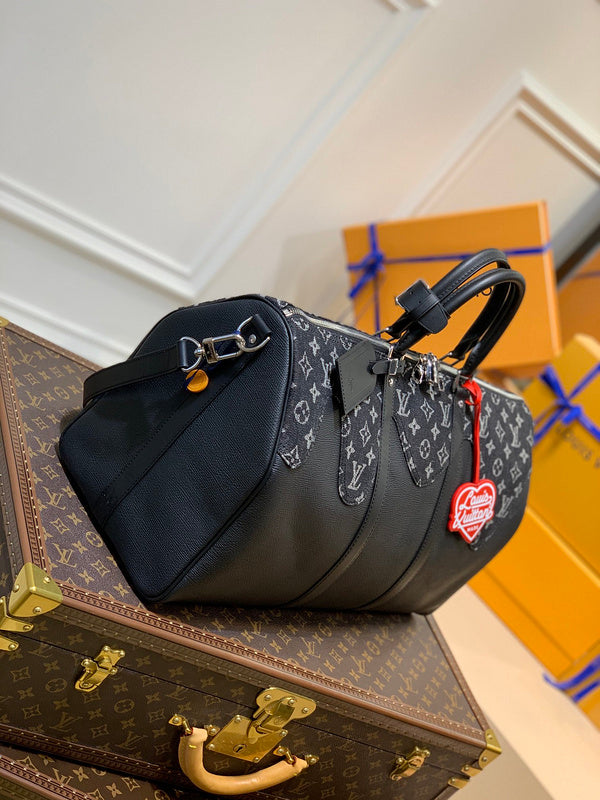 LOV - Luxurious Totes - 2110