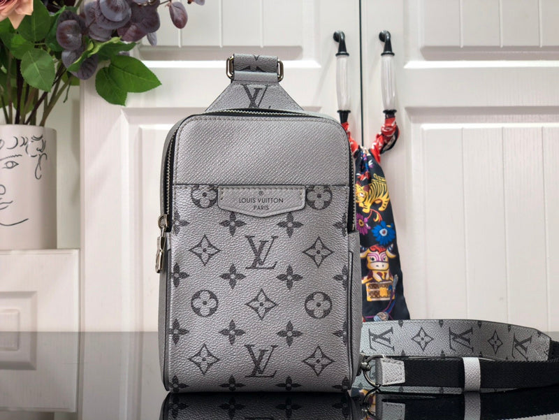 LOV - Luxurious Totes - 1597