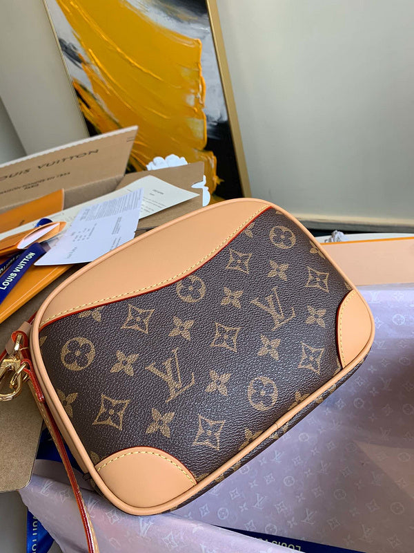 LOV - Luxurious Totes - 2647