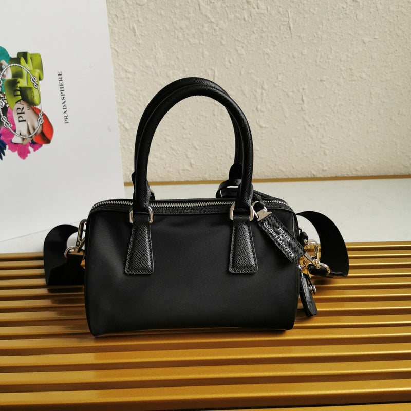 PDA - Luxurious Totes - 021