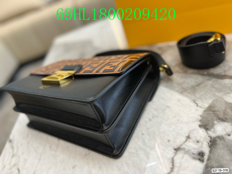 GC - Shoulder - 2693