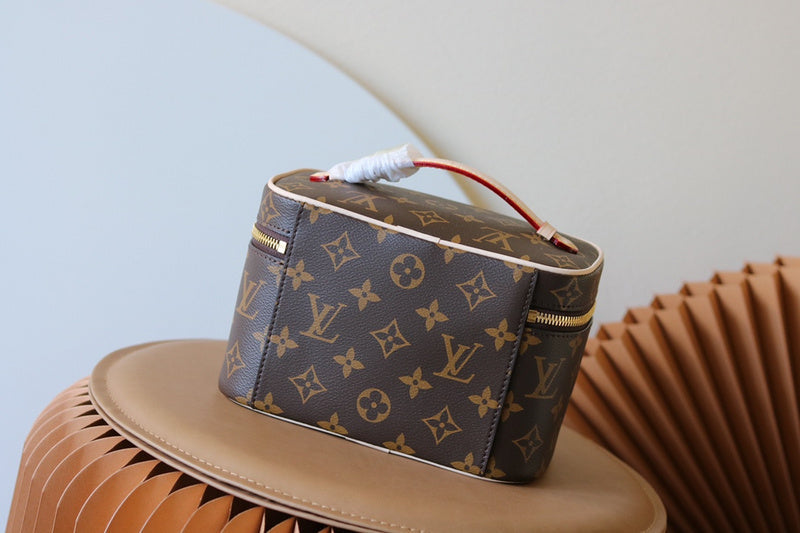LOV - Luxurious Totes - 1837