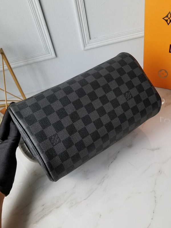 LOV - Luxurious Totes - 2332