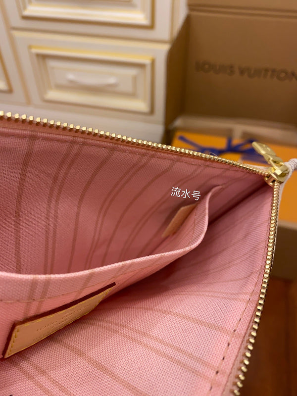 LOV - Luxurious Totes - 2524