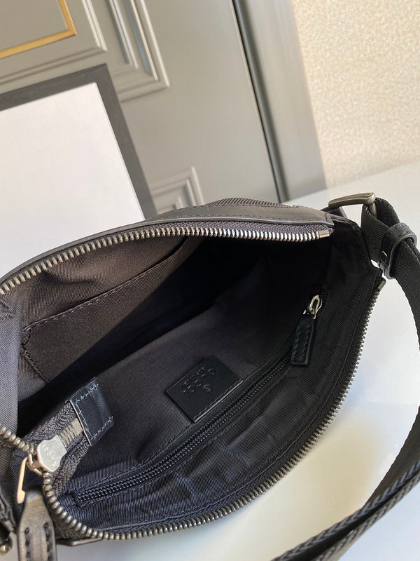 GUI - Luxurious Totes - 1182