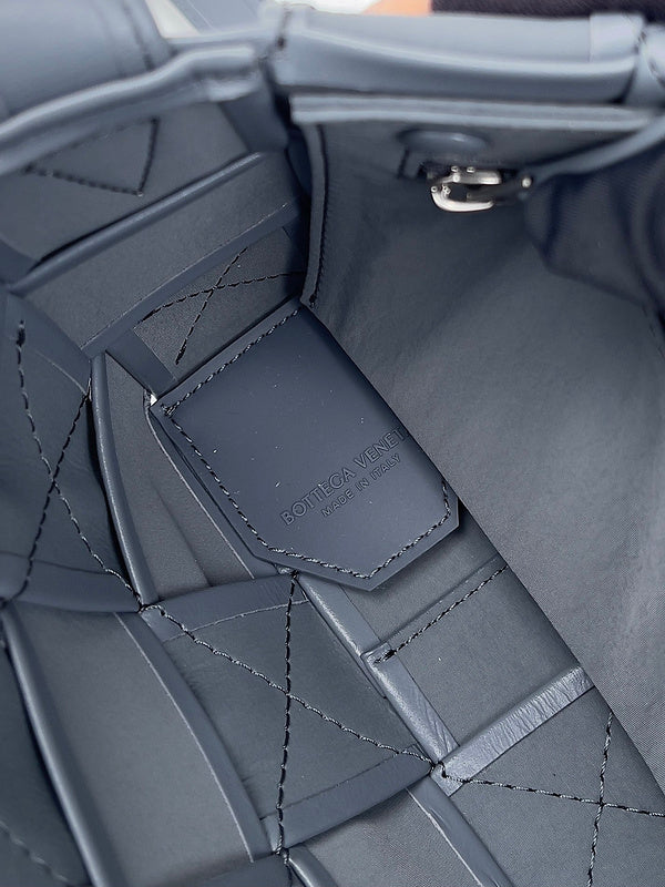 Luxurious Totes - Latest - 6941