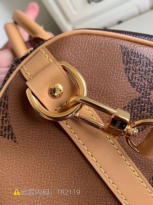 Luxurious Totes - Latest - 9705