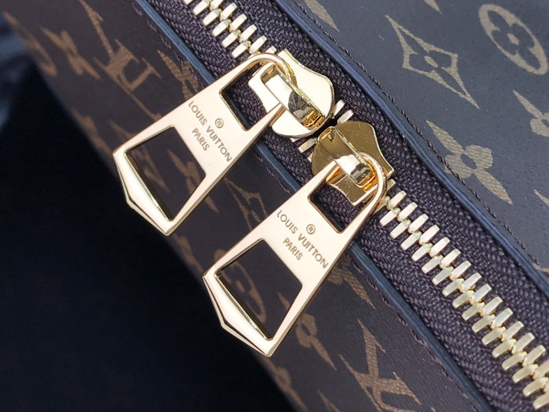 LOV - Luxurious Totes - 2424